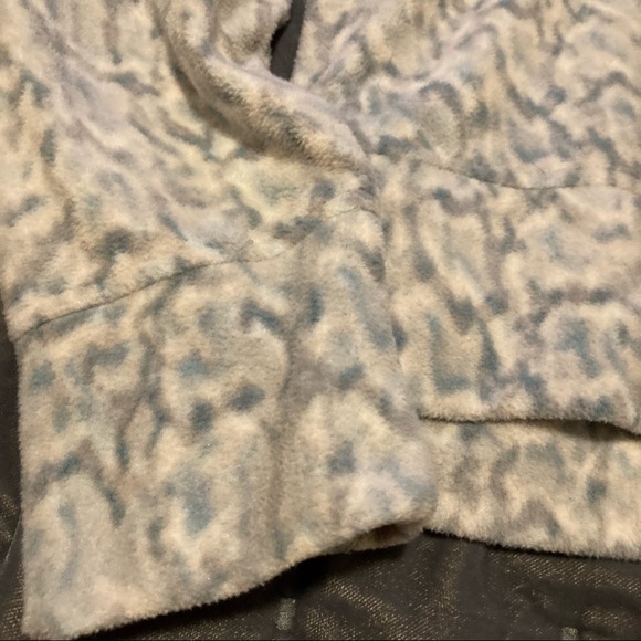 Old Navy active wear. Funnel neck cropped micro fleece sweatshirt for women! - Picture 3 of 7